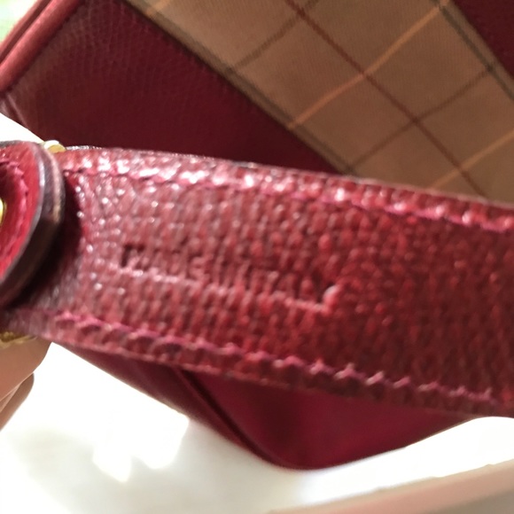 Rare Vintage Burberry’s Red Leather Stirrup Buckle Cross-Body Bag with COA - Picture 9 of 16